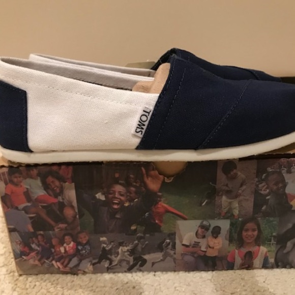 Toms Shoes Classic Slip On Flats Canvas Size 6 Poshmark